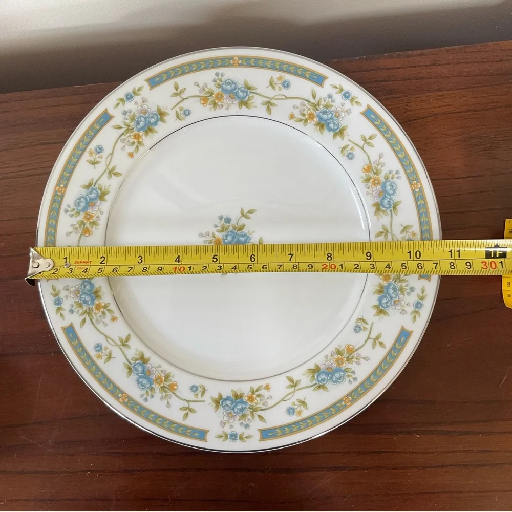Four Crown China Barclay 519 4 place settings